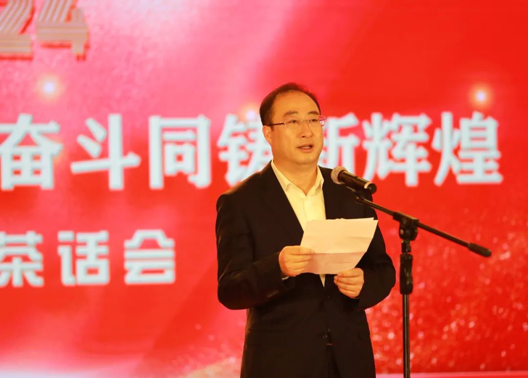 省委组织部副部长、老干部局局长于志伟致辞